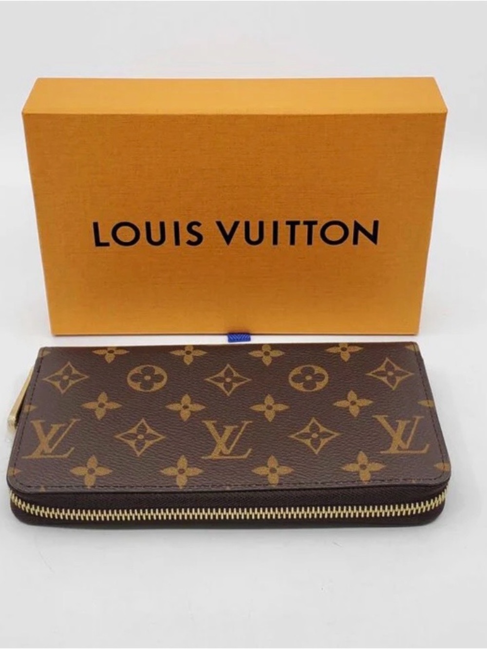Louis Vuitton Monogram Canvas Zippy Wallet NEW